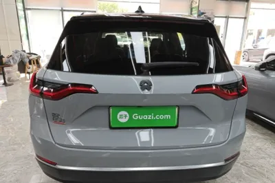 Nio ES8