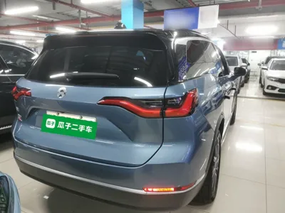 Nio ES8