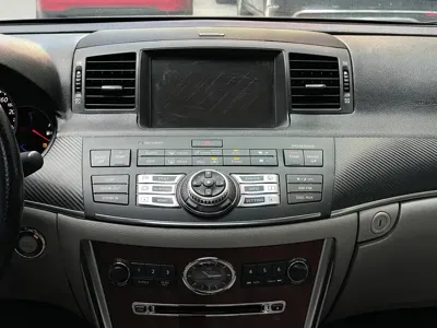Infiniti M