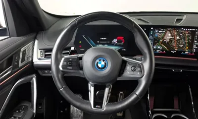 BMW iX1