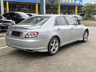 Toyota Reiz