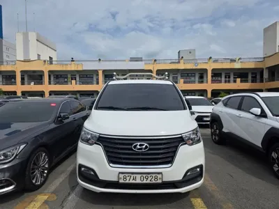 Hyundai Starex