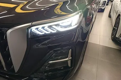 Hongqi HS5