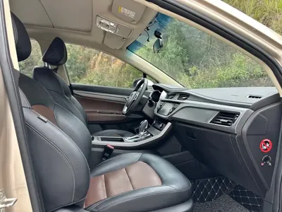 Geely Emgrand GS