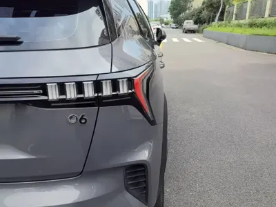 Lynk & Co 06