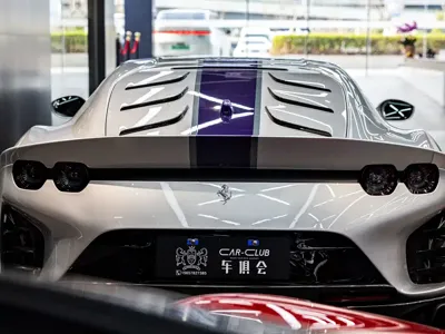 Ferrari 812
