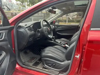 Roewe i5