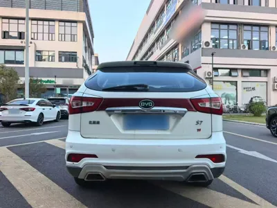 BYD S7