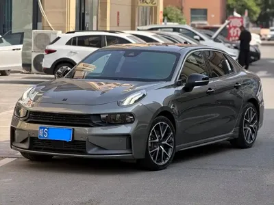Lynk & Co 03