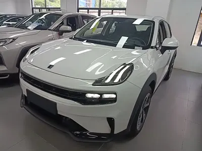 Lynk & Co 06 EM-P