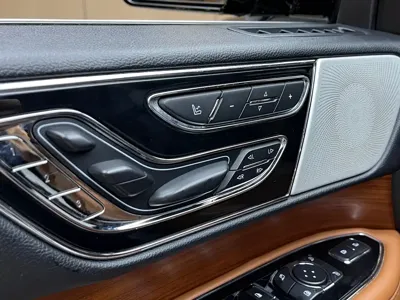 Lincoln Navigator
