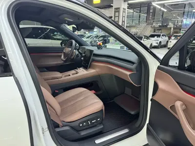 Nio ES8