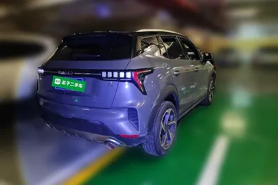 Lynk & Co 06