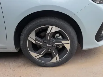 Geely L HiP