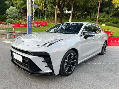 Lynk & Co 03