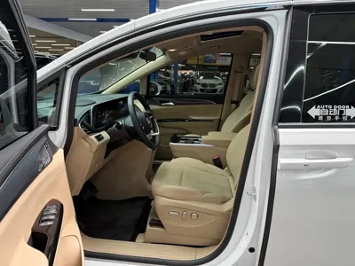 Buick GL8 Hybrid