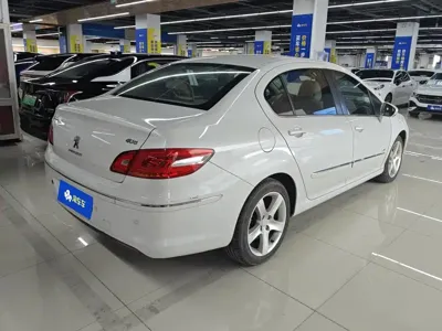 Peugeot 408
