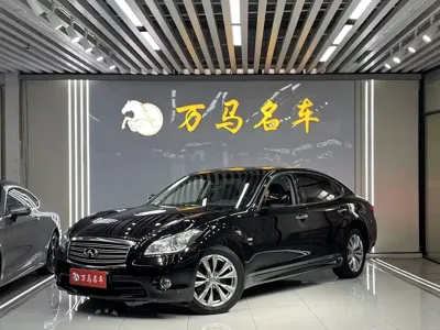 Infiniti Q70