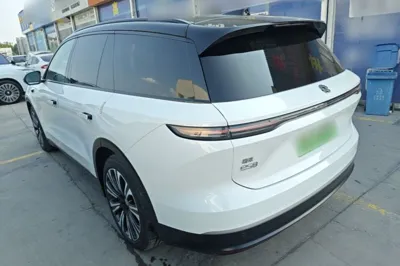 Nio ES8