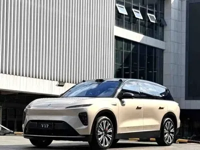 Nio ES8