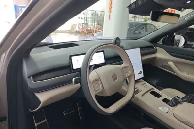 Nio ES8
