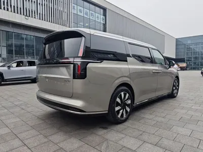 Volvo EM90