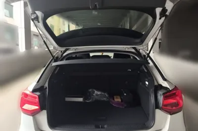 Audi Q2L e-tron