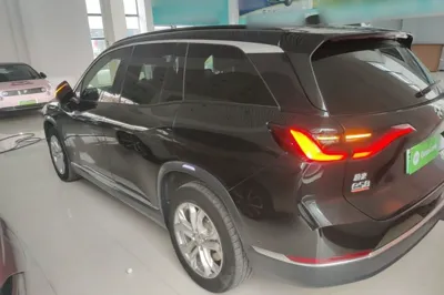 Nio ES8