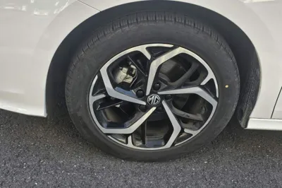 MG 5
