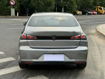 Peugeot 408