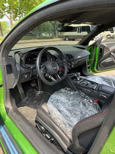 Audi R8