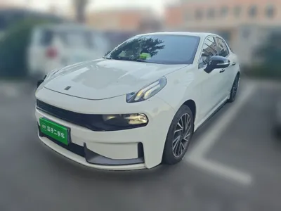 Lynk & Co 03