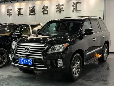 Lexus LX