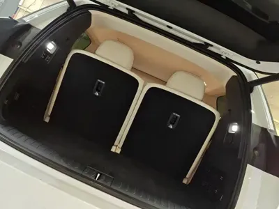 Li Auto 理想i8