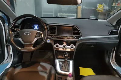 Hyundai Elantra (6th Generation