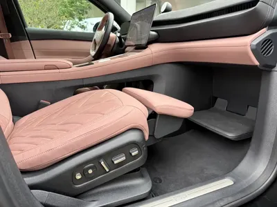Nio EC6