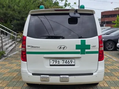 Hyundai Starex