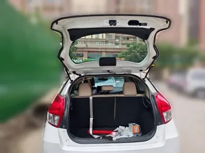 Toyota Yaris L