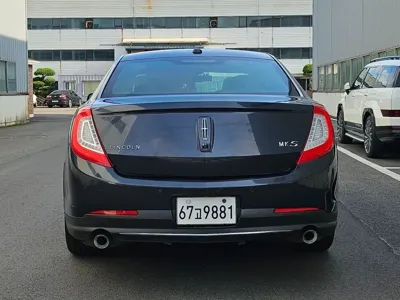 Lincoln MKS