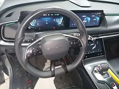 BAIC X7