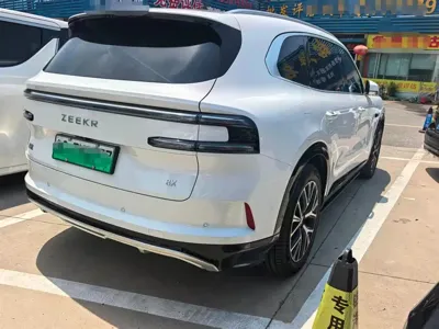 Zeekr 极氪8X