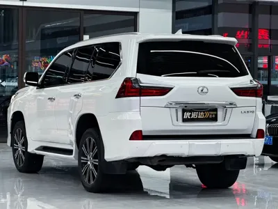 Lexus LX