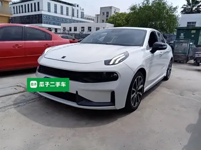 Lynk & Co 03