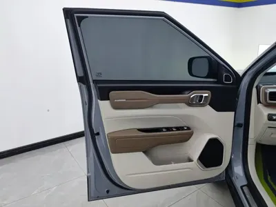 Geely ICON