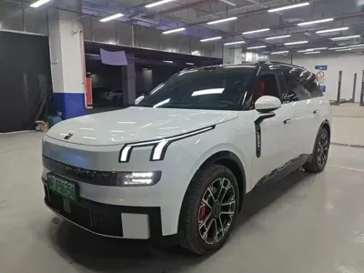 Lynk & Co 领克900