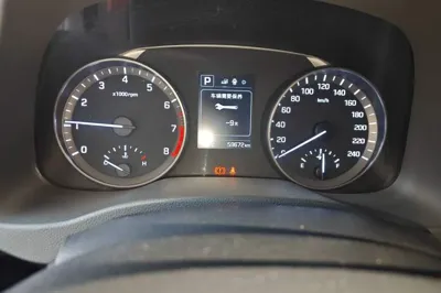 Hyundai Elantra (6th Generation