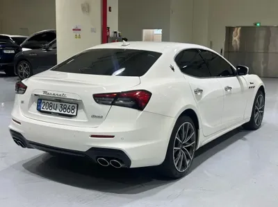 Maserati Ghibli