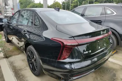 Hongqi H5