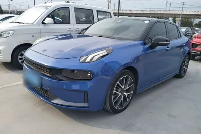Lynk & Co 03
