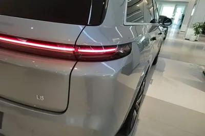 Li Auto L8